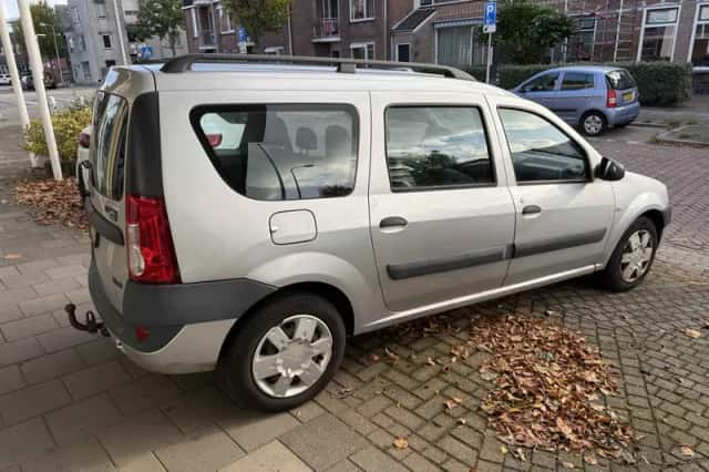 Dacia Logan MCV (2008) thumbnail 3