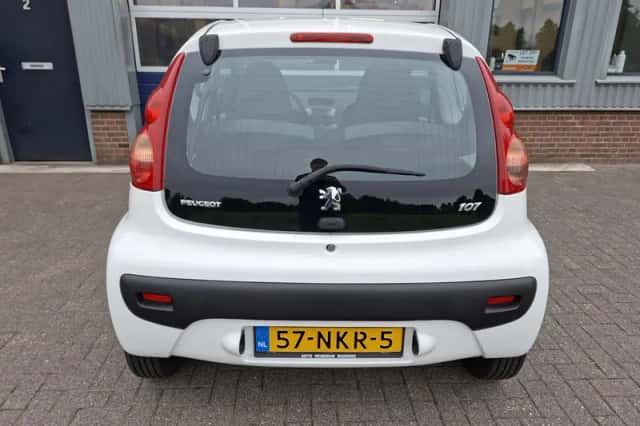 Peugeot 107 (2010) thumbnail 4