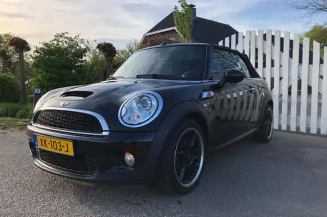 MINI Cabrio (2010) thumbnail 1