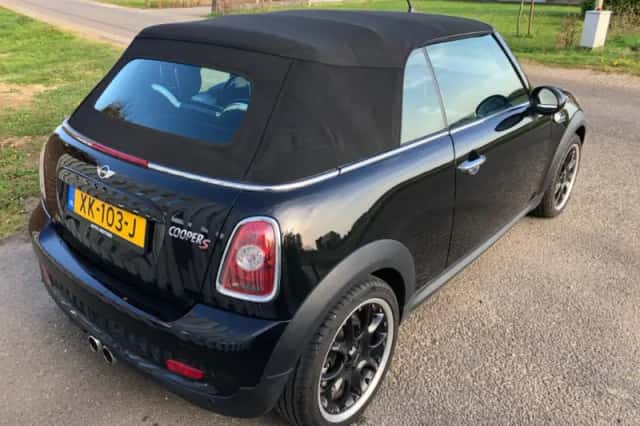 MINI Cabrio (2010) thumbnail 6