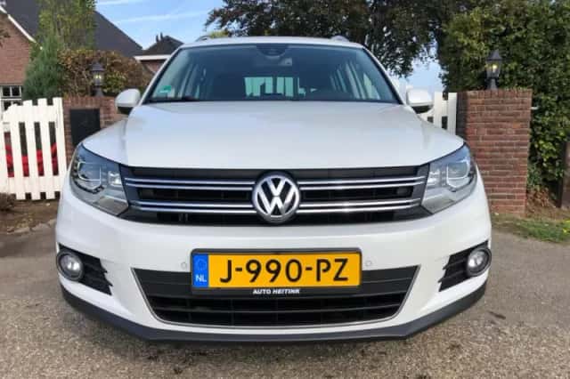 Volkswagen Tiguan (2014) thumbnail 2