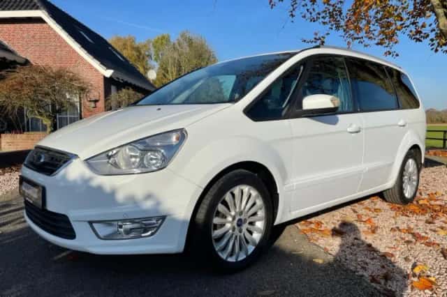 Ford Galaxy (2013) thumbnail 1