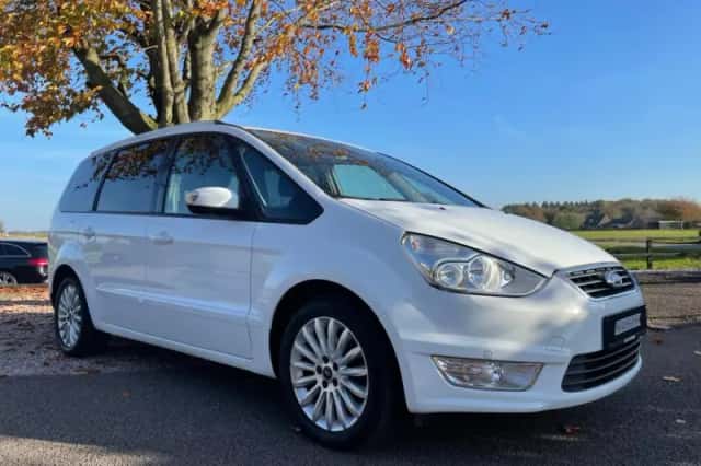 Ford Galaxy (2013) thumbnail 3