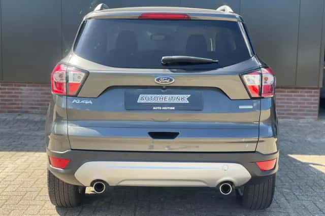 Ford Kuga (2018) thumbnail 4