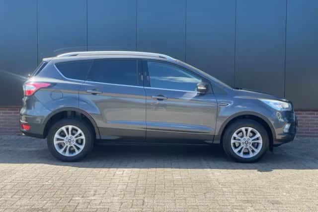 Ford Kuga (2018) thumbnail 5