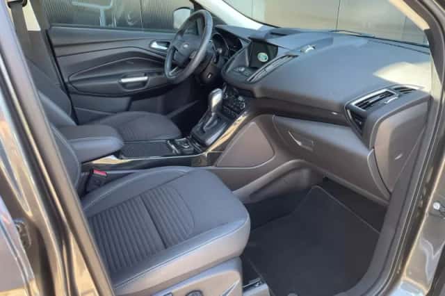 Ford Kuga (2018) thumbnail 6