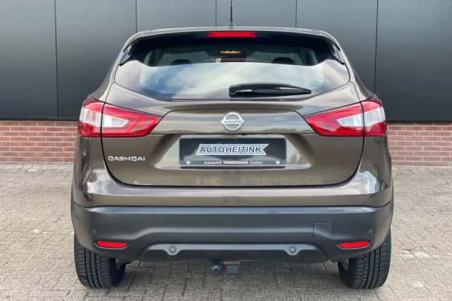 Nissan Qashqai (2017) thumbnail 4