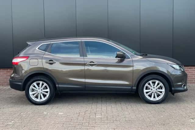 Nissan Qashqai (2017) thumbnail 5