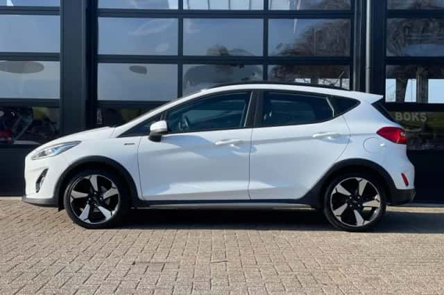 Ford Fiesta (2020) thumbnail 3