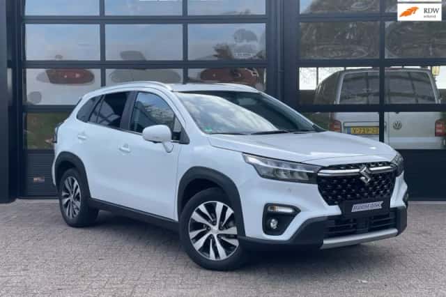 Suzuki SX4 S-Cross (2025) thumbnail 1