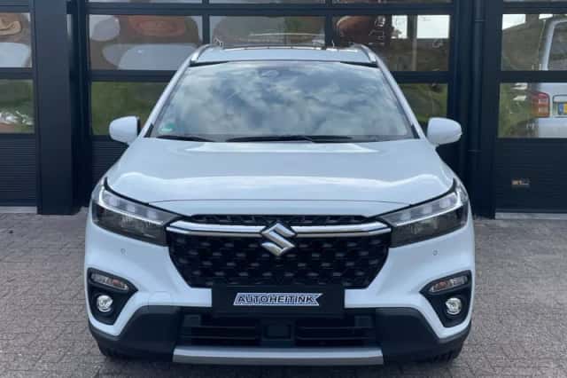 Suzuki SX4 S-Cross (2025) thumbnail 2