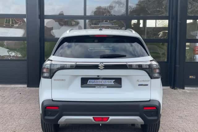 Suzuki SX4 S-Cross (2025) thumbnail 4