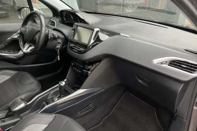 Peugeot 2008 (2014) thumbnail 6