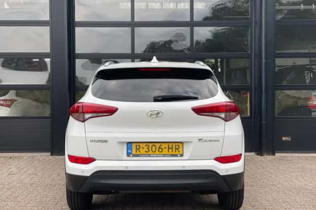 Hyundai Tucson (2017) thumbnail 4