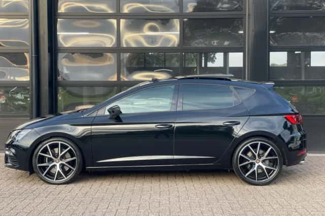 SEAT Leon (2020) thumbnail 3