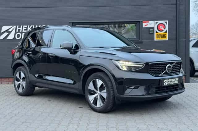 Volvo XC40 (2022) thumbnail 4