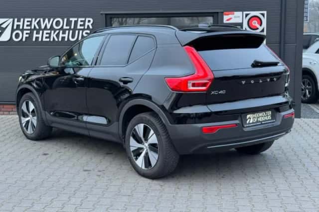 Volvo XC40 (2022) thumbnail 5