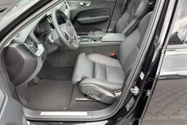 Volvo XC60 (2024) thumbnail 6