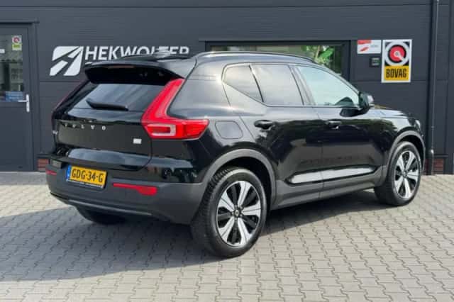 Volvo XC40 (2022) thumbnail 3