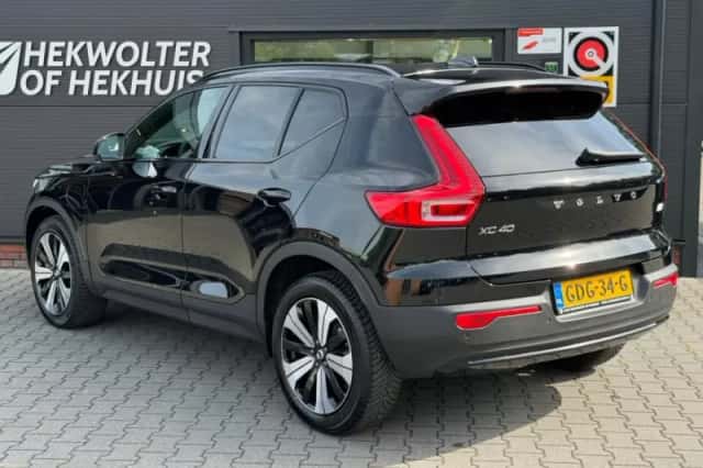 Volvo XC40 (2022) thumbnail 4