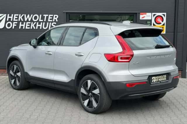 Volvo XC40 (2023) thumbnail 5