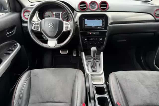 Suzuki Vitara (2017) thumbnail 2