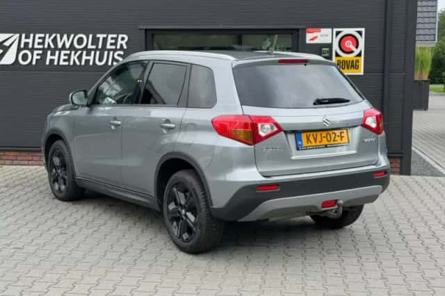 Suzuki Vitara (2017) thumbnail 5