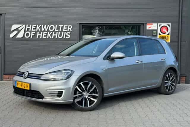 Volkswagen E-Golf (2019) thumbnail 1