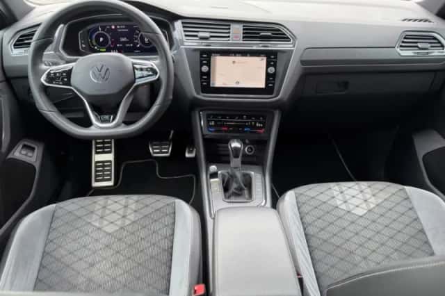 Volkswagen Tiguan (2021) thumbnail 2