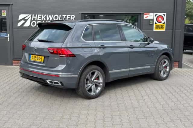 Volkswagen Tiguan (2021) thumbnail 3