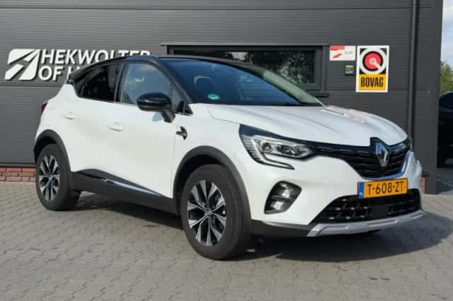 Renault Captur (2023) thumbnail 5