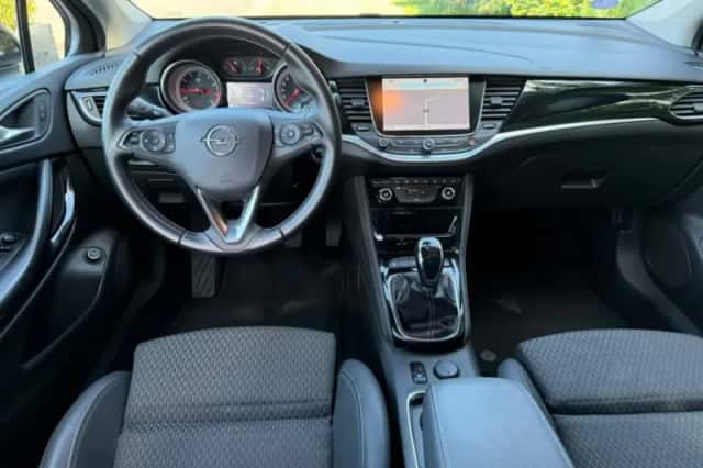 Opel Astra (2018) thumbnail 2