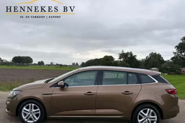 Renault Mégane (2017) thumbnail 2
