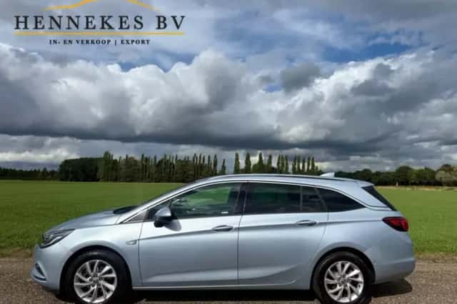 Opel Astra (2017) thumbnail 2