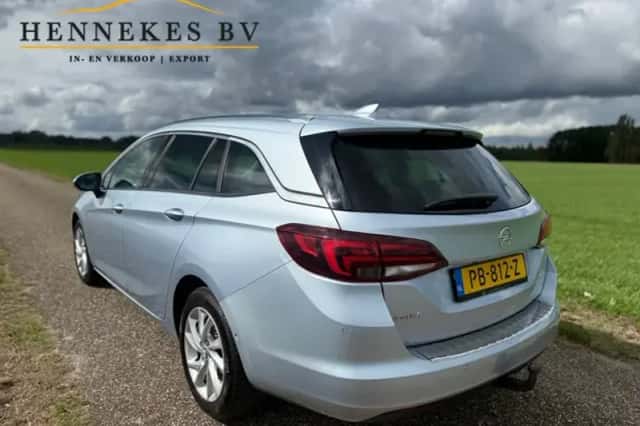 Opel Astra (2017) thumbnail 3