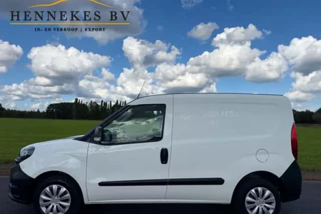 Fiat Doblò Cargo (2019) thumbnail 2