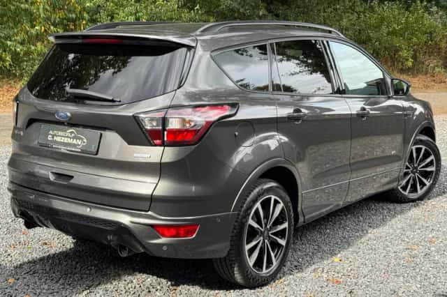 Ford Kuga (2017) thumbnail 4