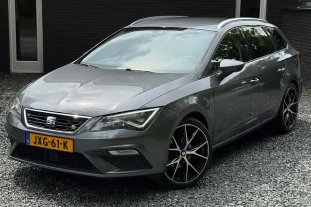 SEAT Leon (2018) thumbnail 4