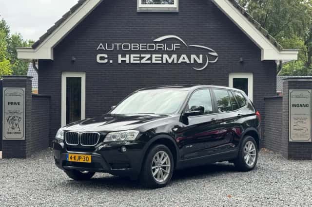 BMW X3 (2013) thumbnail 2