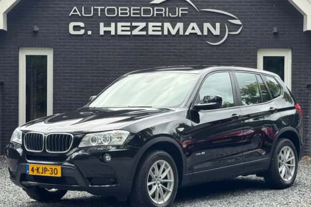 BMW X3 (2013) thumbnail 3
