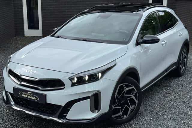 Kia XCeed (2023) thumbnail 4