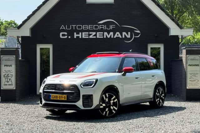 MINI Countryman (2024) thumbnail 2