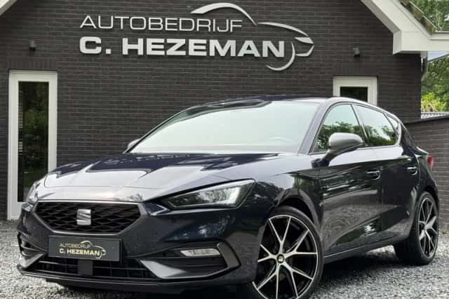 SEAT Leon (2023) thumbnail 1
