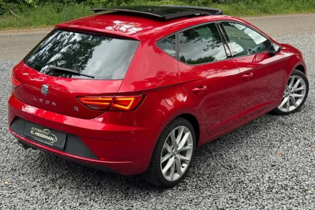 SEAT Leon (2018) thumbnail 5
