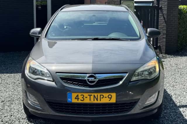 Opel Astra (2012) thumbnail 4