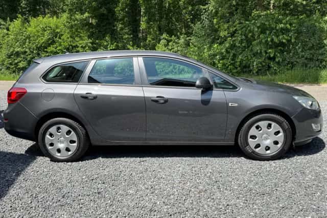 Opel Astra (2012) thumbnail 6