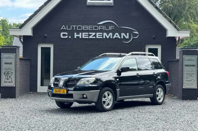 Mitsubishi Outlander (2005) thumbnail 2