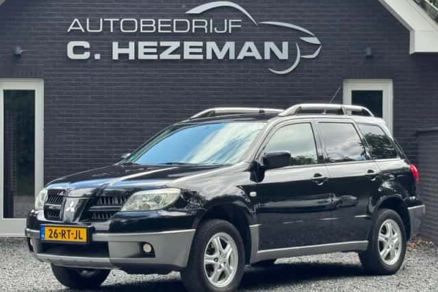 Mitsubishi Outlander (2005) thumbnail 3