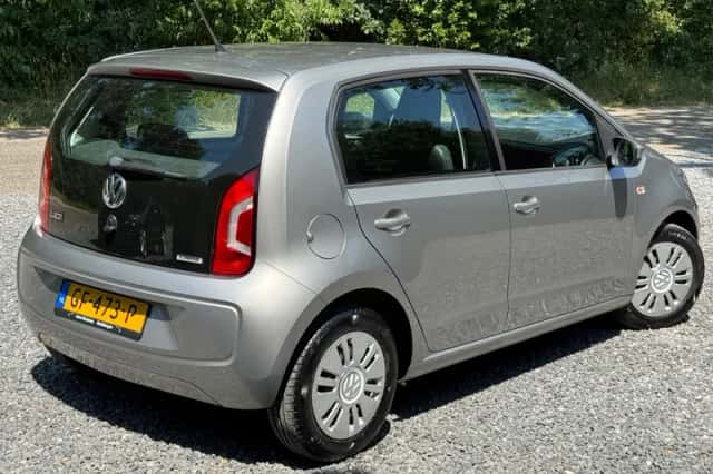 Volkswagen Up! (2015) thumbnail 5