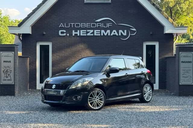 Suzuki Swift (2015) thumbnail 2